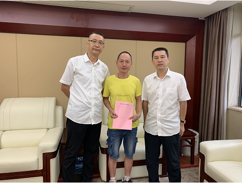 助力少年，點(diǎn)燃希望之光！